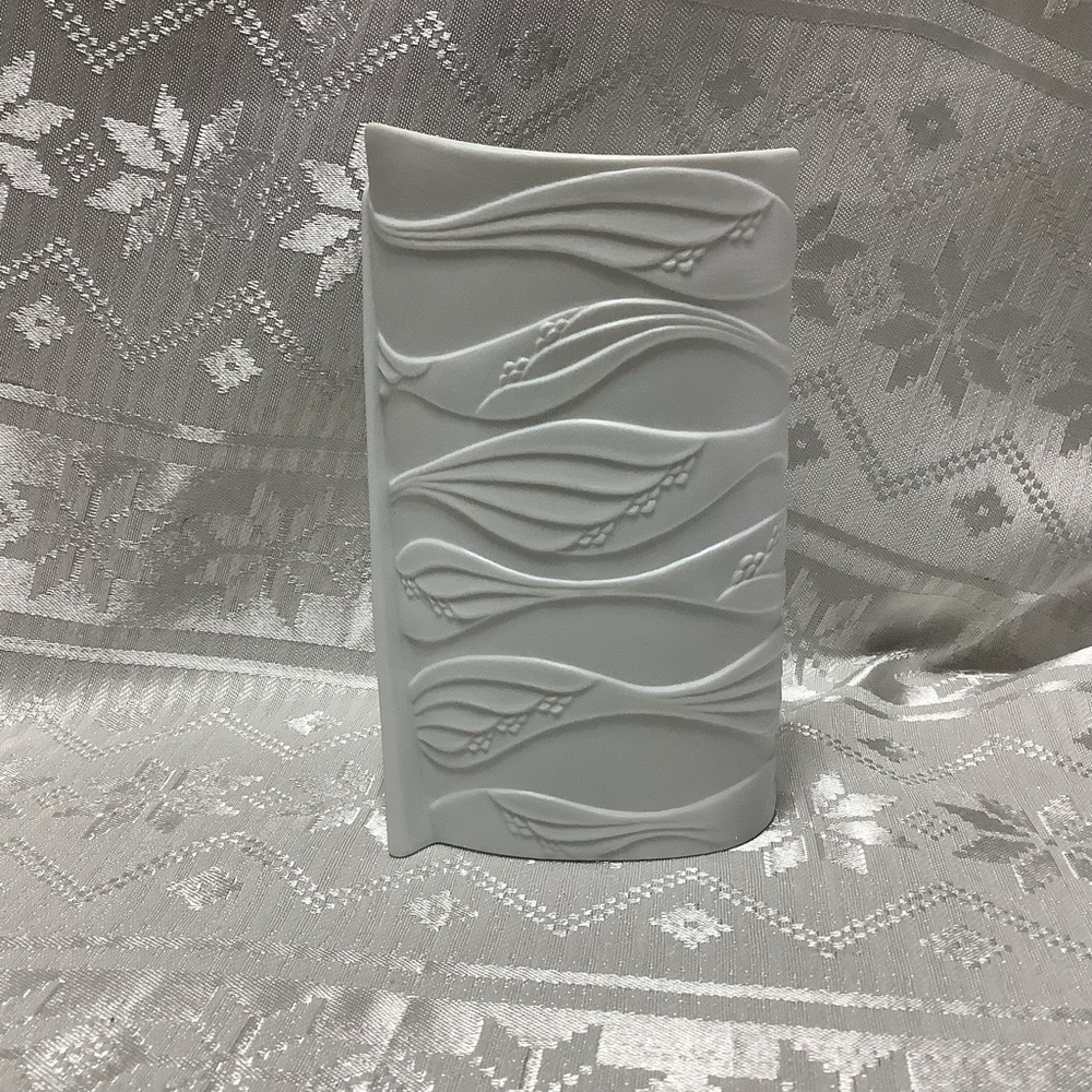 Kaiser Vase Pottery Porcelain Signature  #0662